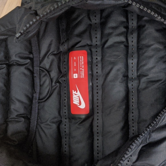 Nike Women's Black Puffer Jacket Extra Small - Picture 14 of 16